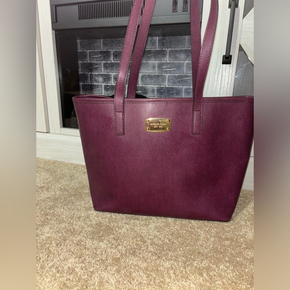 Michael Kors Tote -Wine Color 🍷